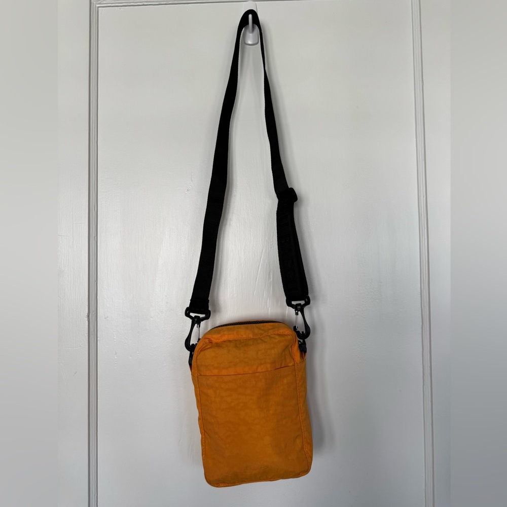 BAGGU Sport Crossbody Bag in Apricot